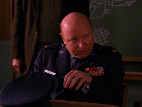 Don S. Davis در صحنه سریال تلویزیونی توئین پیکس