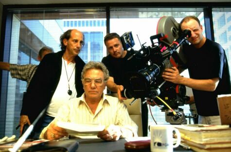 استیون سودربرگ در صحنه فیلم سینمایی ارین براکویچ به همراه آلبرت فینی
