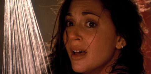 Cerina Vincent در صحنه فیلم سینمایی تب کابین