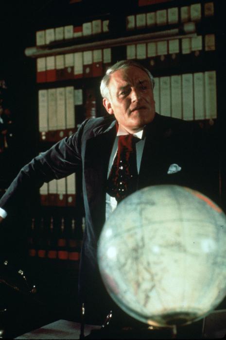 Charles Gray در صحنه فیلم سینمایی نمایش ترسناک راکی