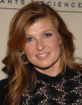 Connie Britton در صحنه سریال تلویزیونی جمعه شب های روشن