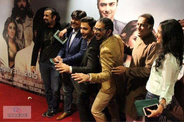Shafqat Cheema در صحنه فیلم سینمایی Karachi se Lahore به همراه Yasir Hussain