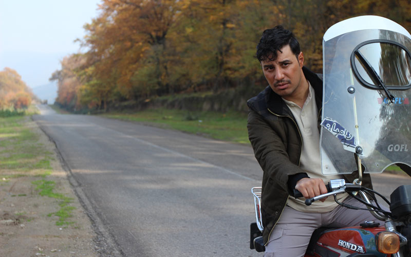 جواد عزتی در صحنه فیلم سینمایی زاپاس