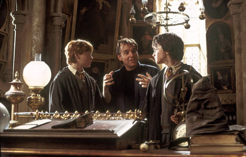 روپرت گرینت در صحنه فیلم سینمایی هری پاتر و تالار اسرار به همراه کریس کلمبوس و دنیل ردکلیف