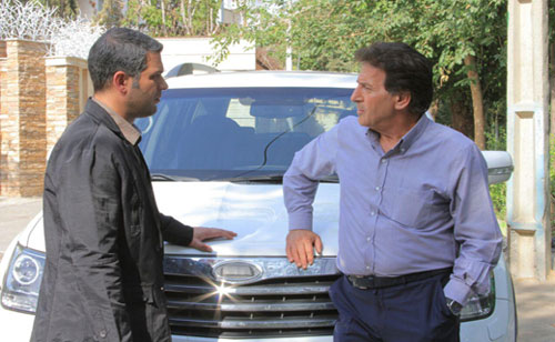 پژمان بازغی در صحنه سریال تلویزیونی روزهای بی‌قراری به همراه ابوالفضل پورعرب