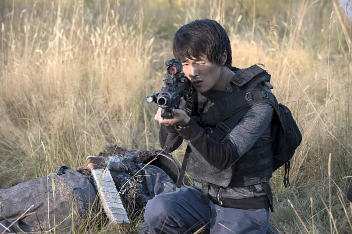 Christopher Larkin در صحنه سریال تلویزیونی 100