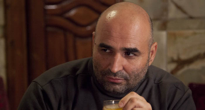 علی مسعودی در صحنه فیلم سینمایی ناردون