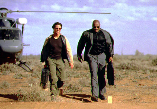 وینگ ریمز در صحنه فیلم سینمایی مأموریت غیرممکن ۲ به همراه تام کروز