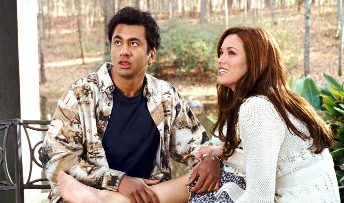 Danneel Ackles در صحنه فیلم سینمایی هارولد و کومار: فرار از خلیج گوانتانامو به همراه Kal Penn