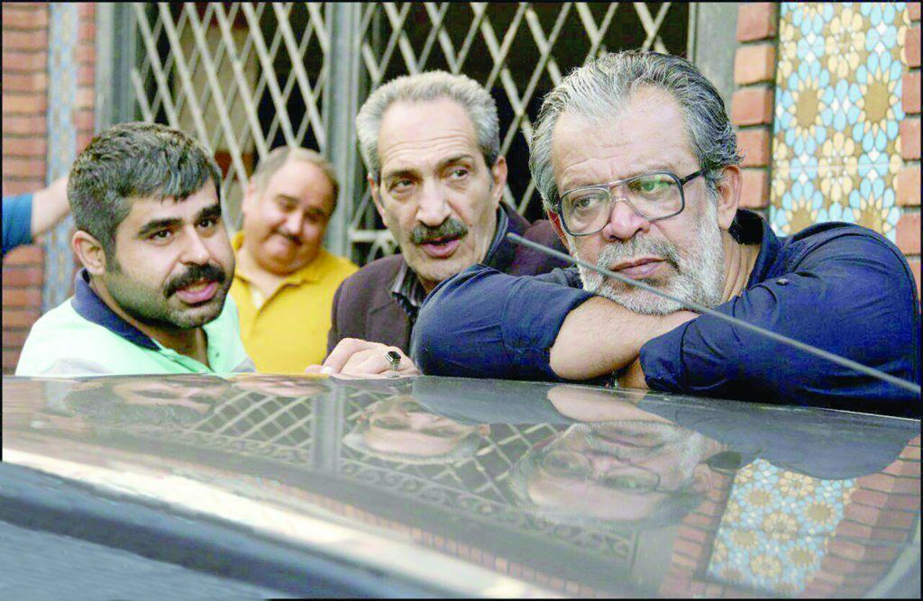 خشایار راد در صحنه سریال تلویزیونی سفر در خانه به همراه امیر نوری و حسن پورشیرازی