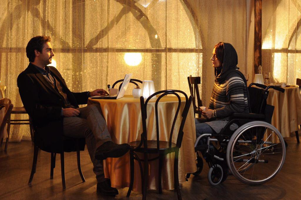 حامد کمیلی در صحنه فیلم سینمایی گیلدا به همراه مهناز افشار