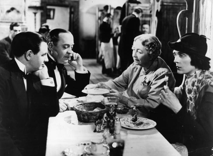  فیلم سینمایی بانو ناپدید می شود با حضور Dame May Whitty، Basil Radford و Naunton Wayne