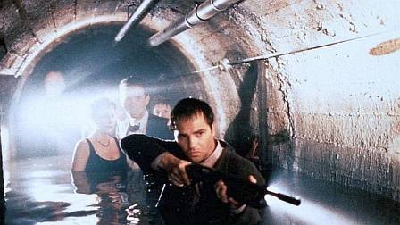  فیلم سینمایی جسد به کارگردانی Peter Hyams