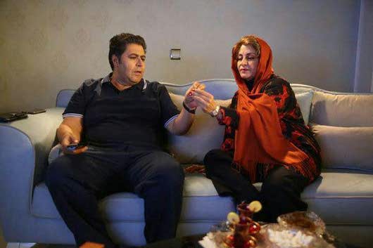 فرهاد اصلانی در صحنه فیلم سینمایی زیر سقف دودی به همراه مریلا زارعی
