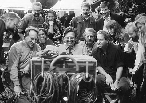Sam Weisman در صحنه فیلم سینمایی جرج جنگل به همراه David Hoberman
