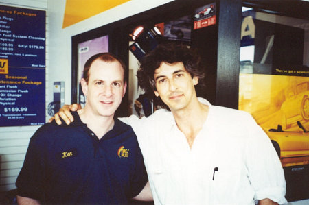 Steve Heller در صحنه فیلم سینمایی درباره اشمیت به همراه Alexander Payne