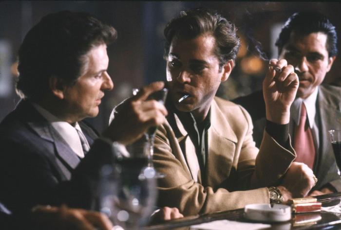 جو پشی در صحنه فیلم سینمایی مافیایی ها به همراه جوزف بونو و ری لیوتا