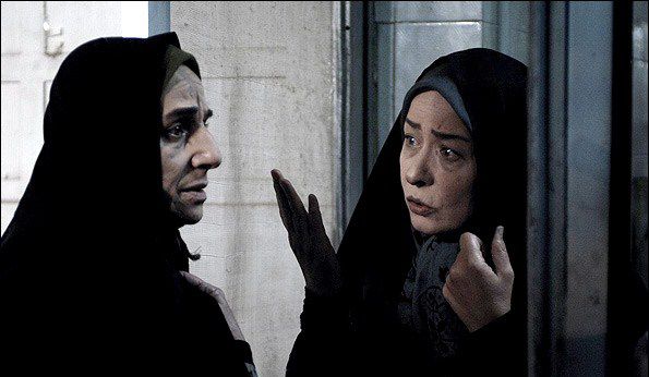 آزیتا حاجیان در صحنه سریال تلویزیونی تا ثریا به همراه مریم بوبانی