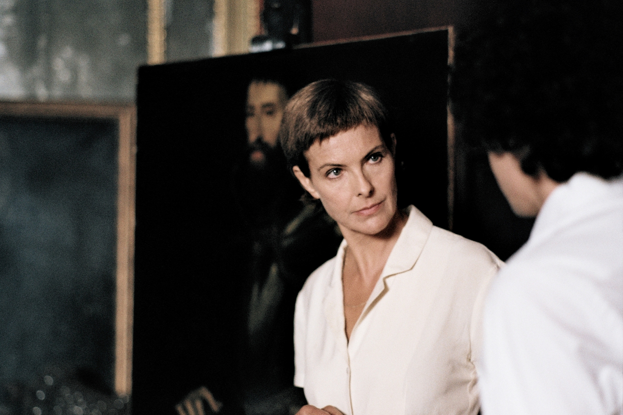 Carole Bouquet در صحنه فیلم سینمایی Unforgivable