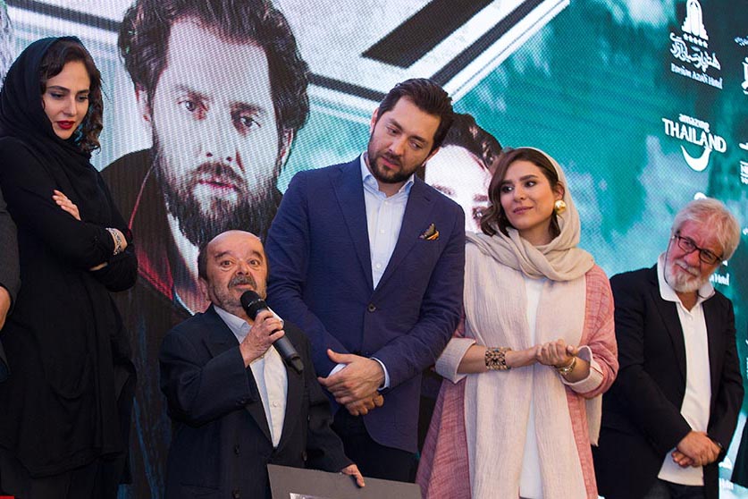 اسدالله یکتا در جشنواره فیلم سینمایی چهارراه استانبول به همراه بهرام رادان، سحر دولتشاهی، مسعود کرامتی و رعنا آزادی‌ور