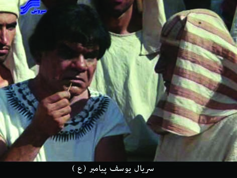 تصویری از برات اله شیبانی، بازیگر و کارگردان سینما و تلویزیون در حال بازیگری سر صحنه یکی از آثارش