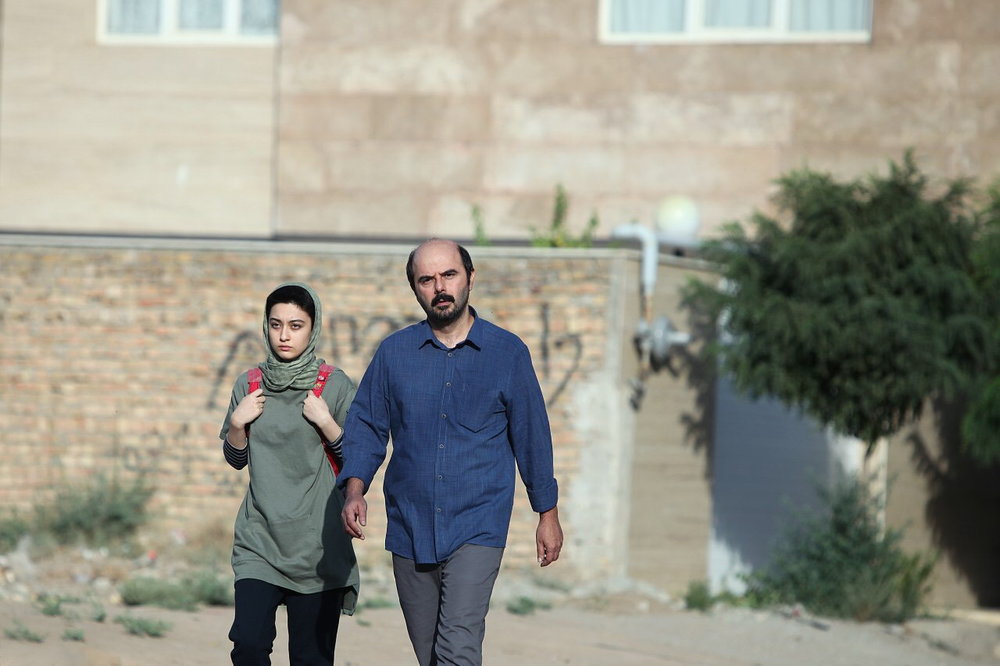 علی مصفا در صحنه فیلم سینمایی درساژ به همراه نگار مقدم