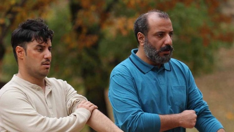 امیر جعفری در صحنه فیلم سینمایی چهار انگشت به همراه جواد عزتی