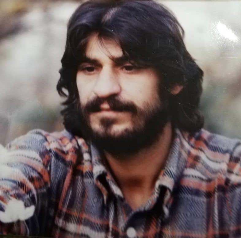 تصویری از علی ذاکری، بازیگر سینما و تلویزیون در پشت صحنه یکی از آثارش