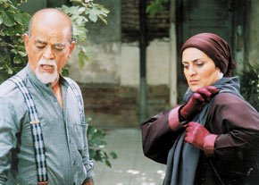 مهدی فخیم‌زاده در صحنه سریال تلویزیونی خواب و بیدار به همراه رویا نونهالی