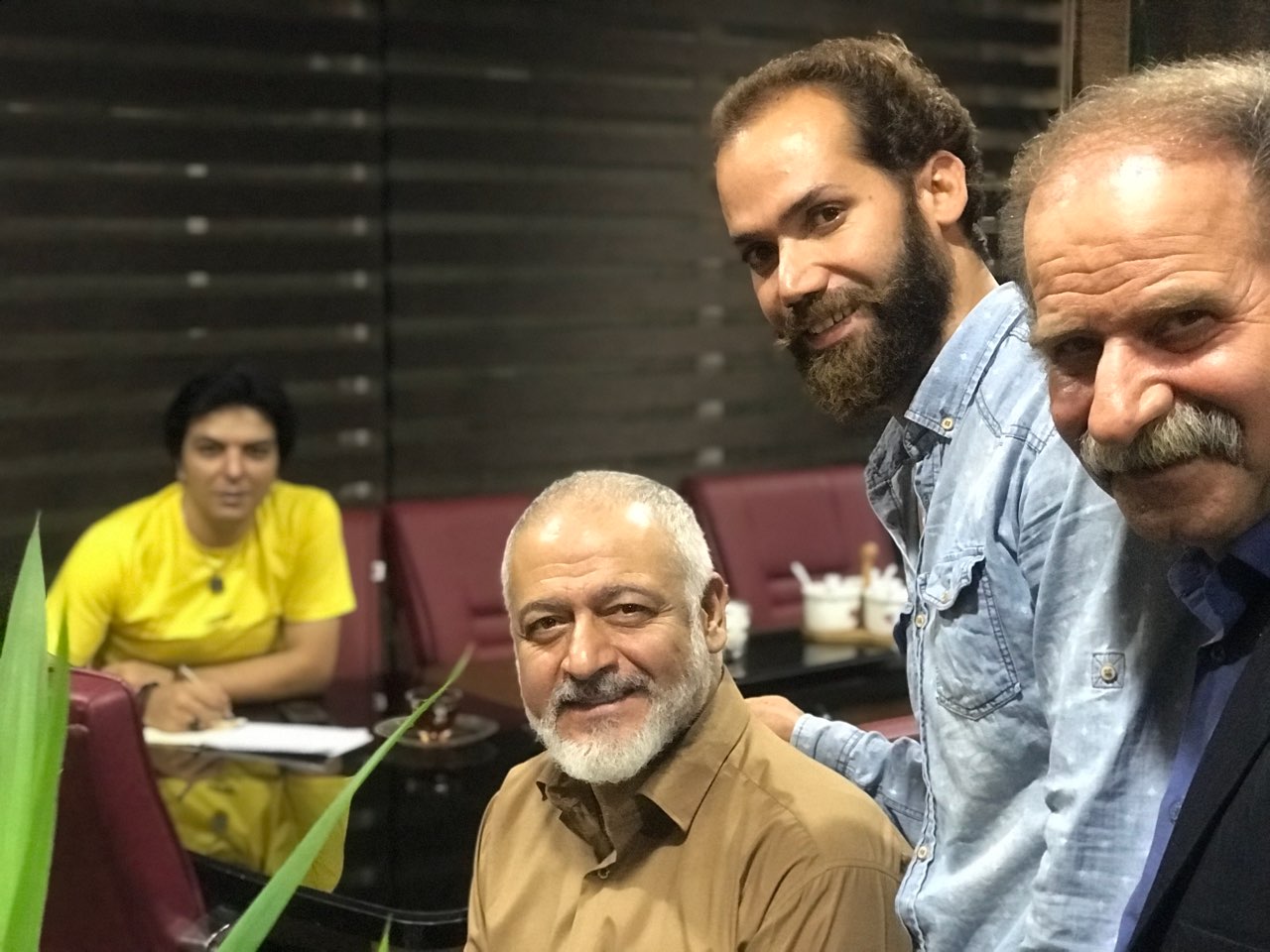فرج‌الله گل‌سفیدی در پشت صحنه سریال تلویزیونی مس به همراه مجید مشیری و عبدالرضا صادقی‌جهانی