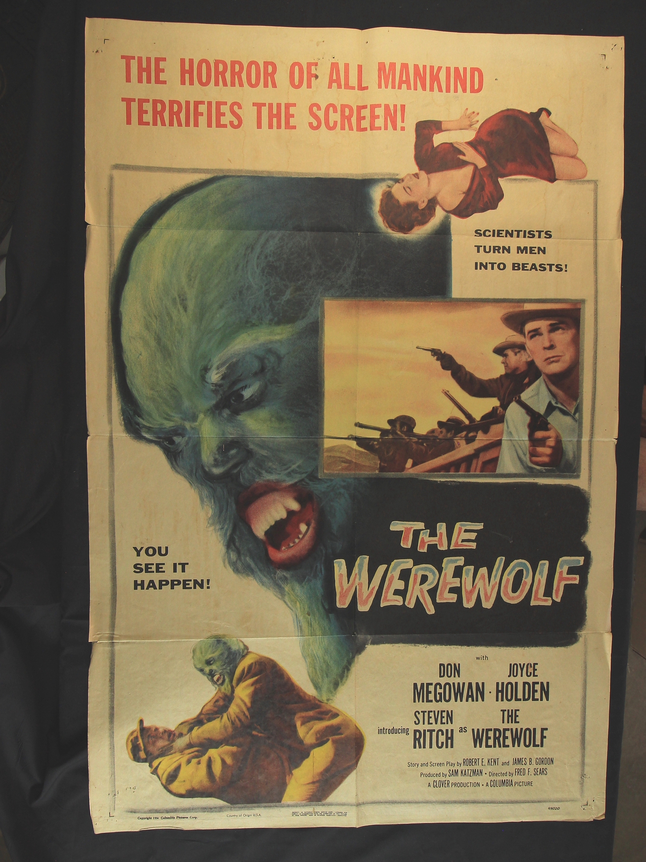 Joyce Holden در صحنه فیلم سینمایی The Werewolf به همراه Don Megowan