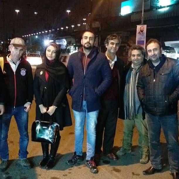 مهران احمدی در اکران افتتاحیه فیلم سینمایی ماجرای نیمروز به همراه حامد کمیلی و محیا دهقانی