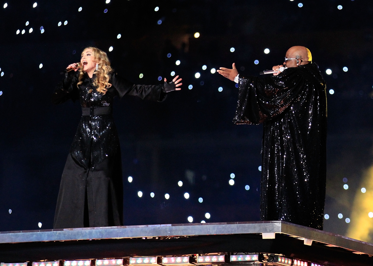  فیلم سینمایی Super Bowl XLVI Halftime Show با حضور Madonna و CeeLo Green