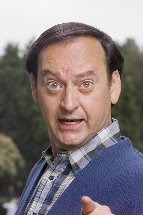 Joe Flaherty در صحنه سریال تلویزیونی فریک ها و گیک ها