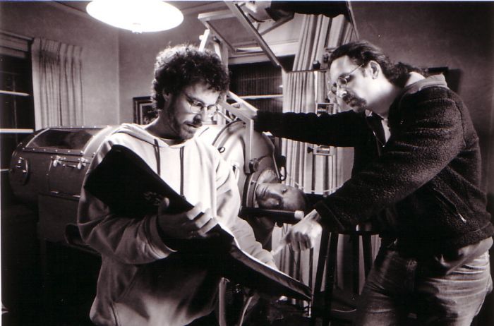 اتان کوئن در صحنه فیلم سینمایی لبوفسکی بزرگ به همراه جوئل کوئن