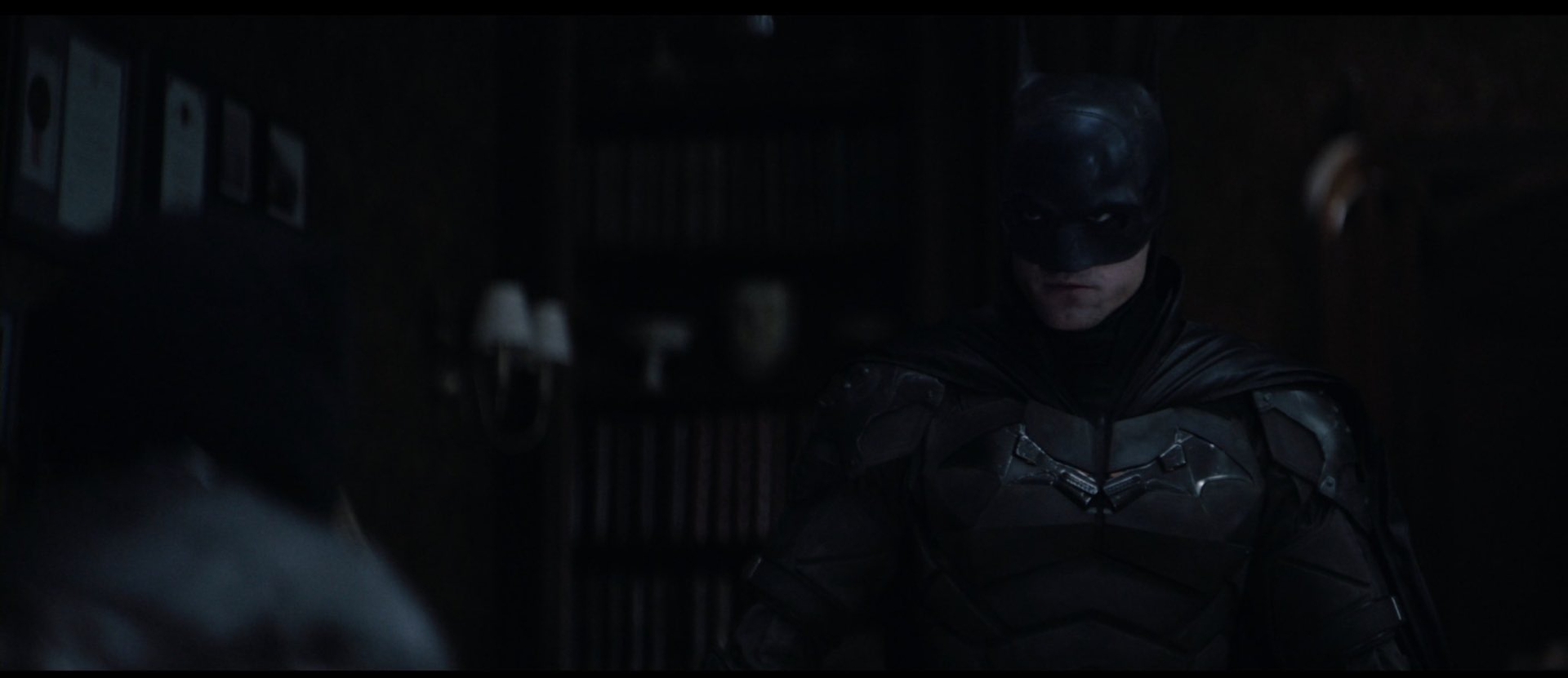 رابرت پتینسون در صحنه فیلم سینمایی The Batman