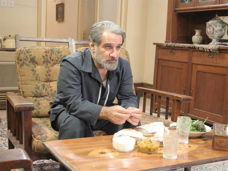 مهدی هاشمی در صحنه سریال تلویزیونی روزگار قریب
