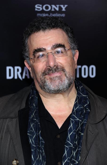 Saul Rubinek در صحنه فیلم سینمایی دختری با خالکوبی اژدها