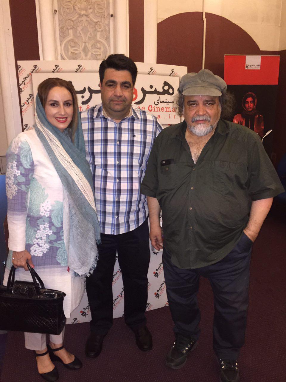 آتوسا راستی در اکران افتتاحیه فیلم سینمایی پرسه در حوالی من به همراه محمدرضا شریفی‌نیا