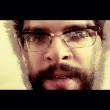 تصویری شخصی از احسان گودرزی، بازیگر و نویسنده سینما و تلویزیون