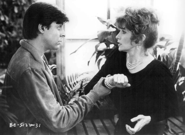 Anita Morris در صحنه فیلم سینمایی Blue City به همراه جود نلسن
