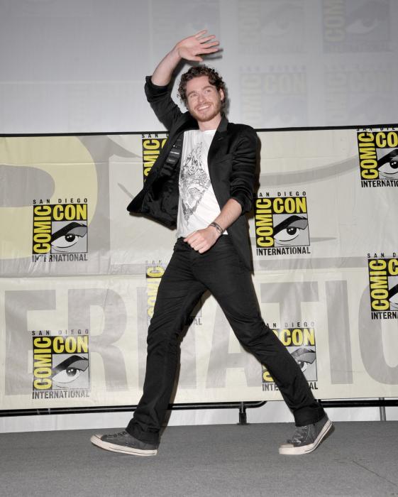 ریچارد مدن در صحنه سریال تلویزیونی بازی تاج و تخت