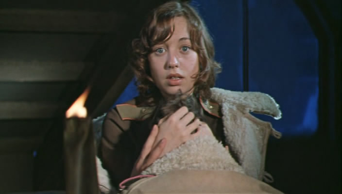 Elena Shanina در صحنه فیلم سینمایی Aty-baty, shli soldaty...