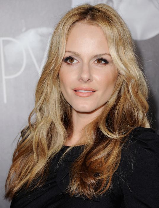 Monet Mazur در صحنه فیلم سینمایی این یعنی جنگ