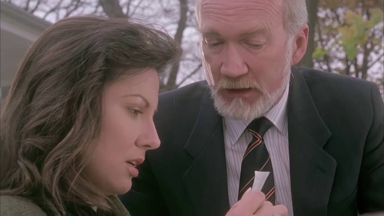 Colin Fox در صحنه فیلم سینمایی Scanners III: The Takeover به همراه Liliana Komorowska