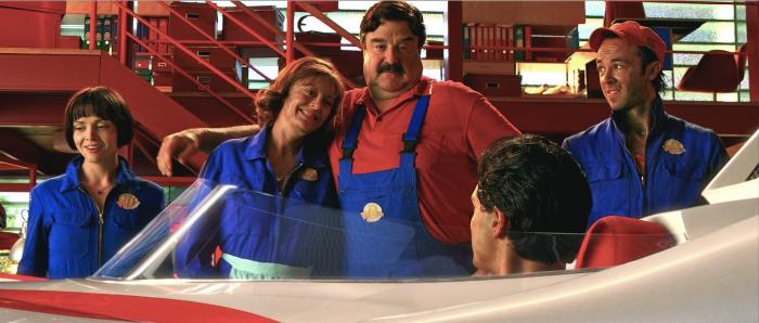 Emile Hirsch در صحنه فیلم سینمایی مسابقه سرعت به همراه سوزان ساراندون، کریستینا ریچی، جان گودمن و Kick Gurry
