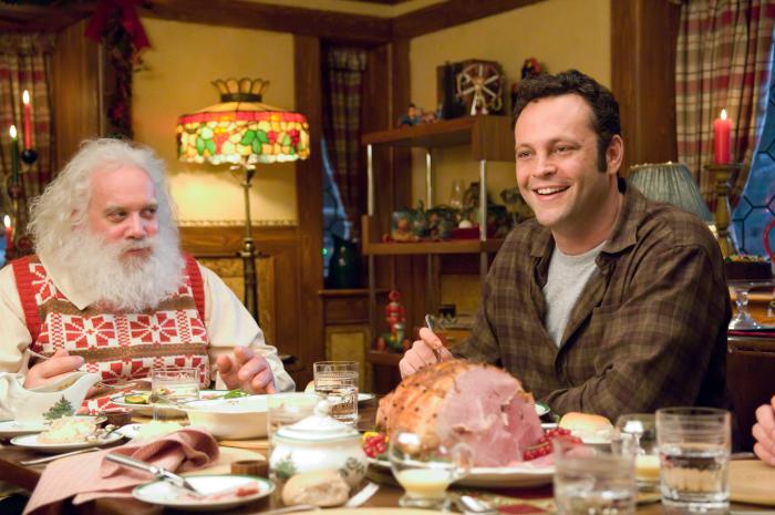  فیلم سینمایی Fred Claus با حضور وینس وان و پل جیاماتی