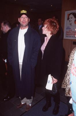 فرانسیس فیشر در صحنه فیلم سینمایی رمز مرکوری به همراه بروس ویلیس