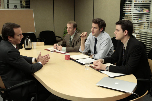 زک وودز در صحنه سریال تلویزیونی اداره به همراه Paul Lieberstein، ویل آرنت و جان کرازینسکی
