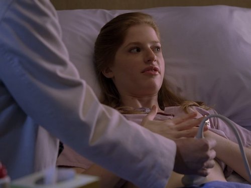 Zena Grey در صحنه سریال تلویزیونی دکتر هاوس